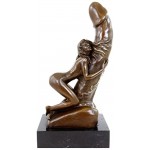 Kunst & Ambiente Frau am Riesenphallus Figur Erotik Bronze Akt M. Nick Statue kaufen Sex Skulptur Bronzefigur Penis Statue Sexy Girl